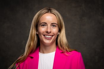 Elly Wright headshot